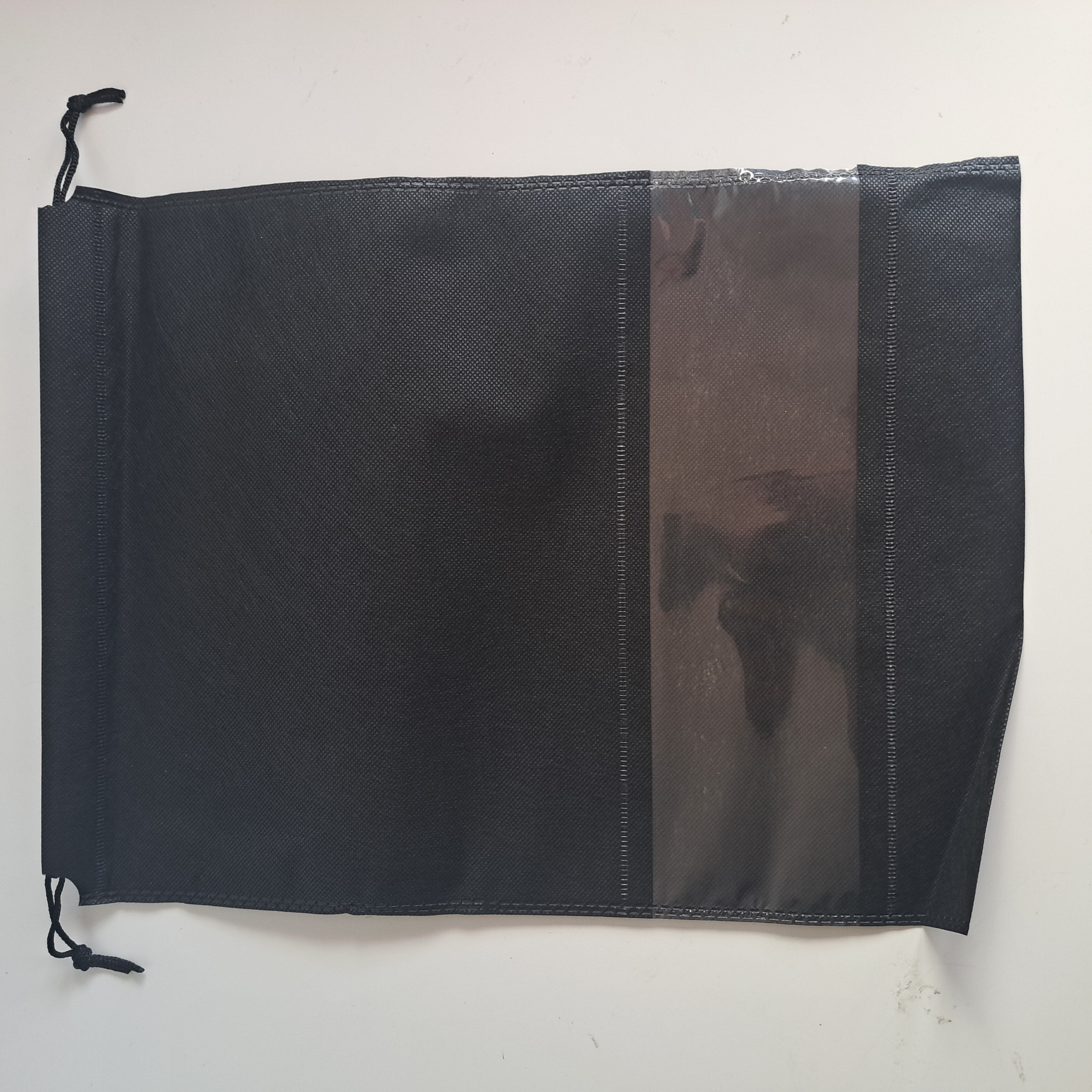 Bündeltasche aus Vliesstoff und Polyester, mit Kordelzug und Fenstern, Schwarz,