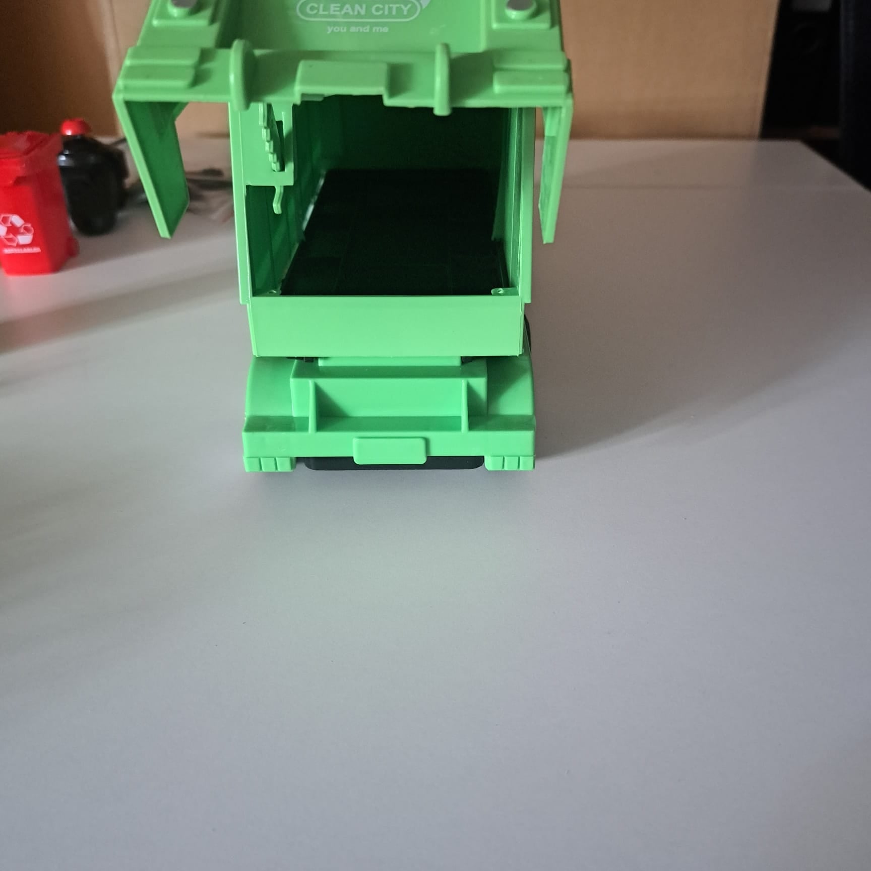 Ferngesteuertes Müllauto