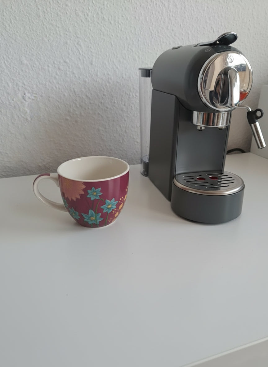 4er Set Kaffeetassen mit Blumendekor