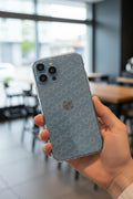 Die babaco Premium Clear Case Handyhülle ist speziell für das iPhone 13 Pro konzipiert