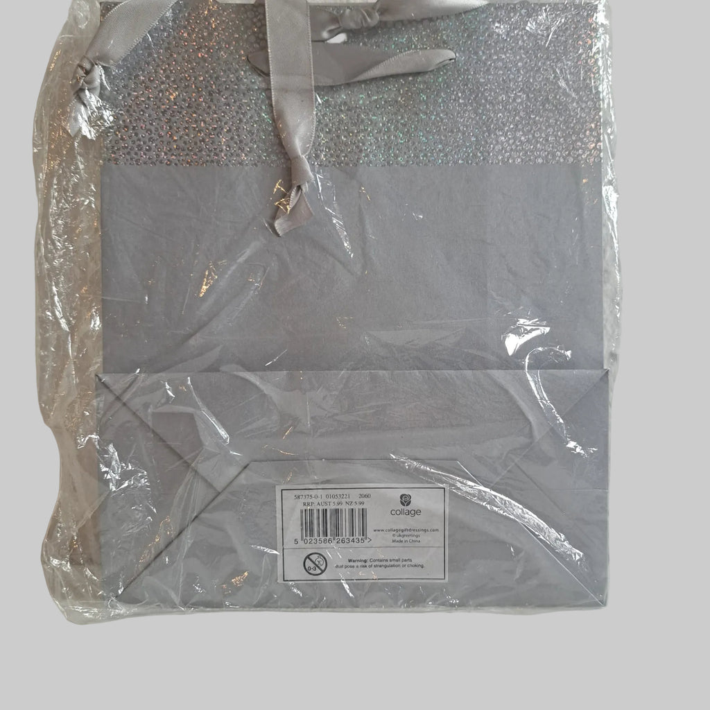 Silberne Geschenktüte der Marke Collage