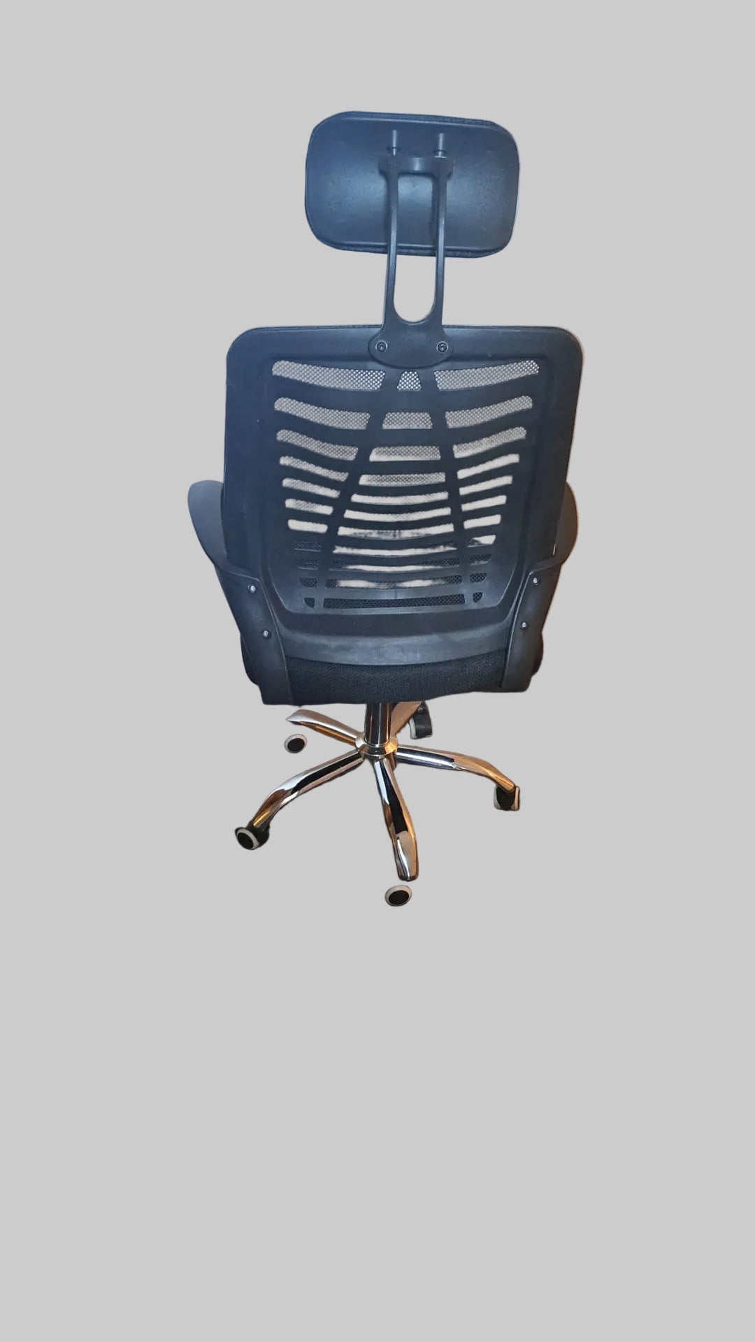 Ergonomische Bürostuhl mit Netzrückenlehne ist ähnlich zu Modellen wie dem Bürostuhl TAMIA