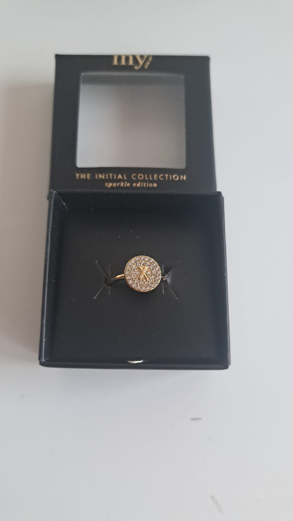 Initialenring aus der Kollektion "The Initial Collection - Sparkle Edition" der Marke My Jewellery