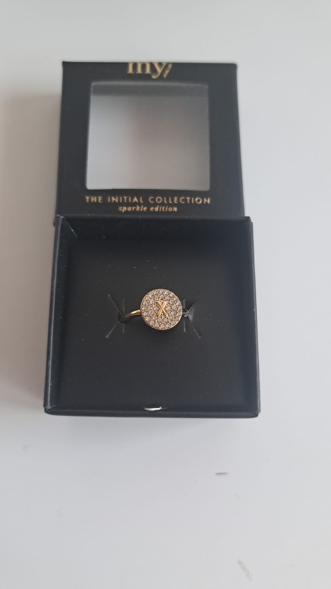 Initialenring aus der Kollektion "The Initial Collection - Sparkle Edition" der Marke My Jewellery