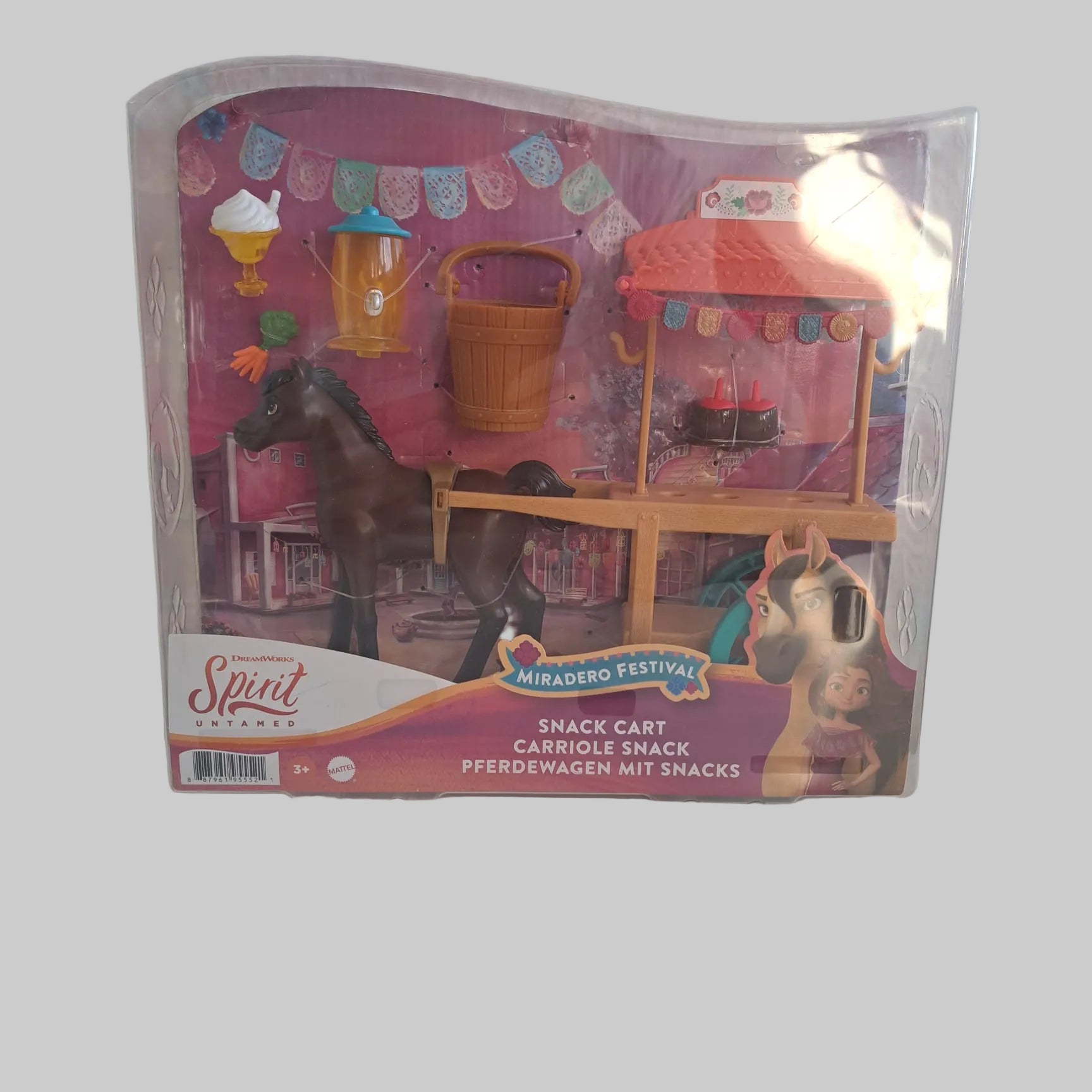 Mattel GXF69 Spirit Miradero Festival Imbisswagen Spielset, das ein Pferd, einen Wagen und Zubehör enthält